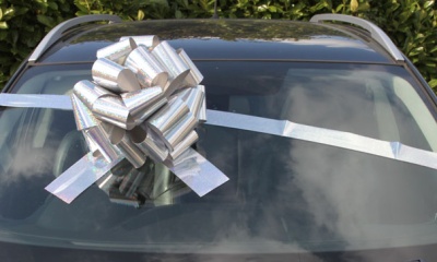 MEGA Giant Car Bow (42cm diameter) with 6m Ribbon - HOLOGRAPHIC SILVER